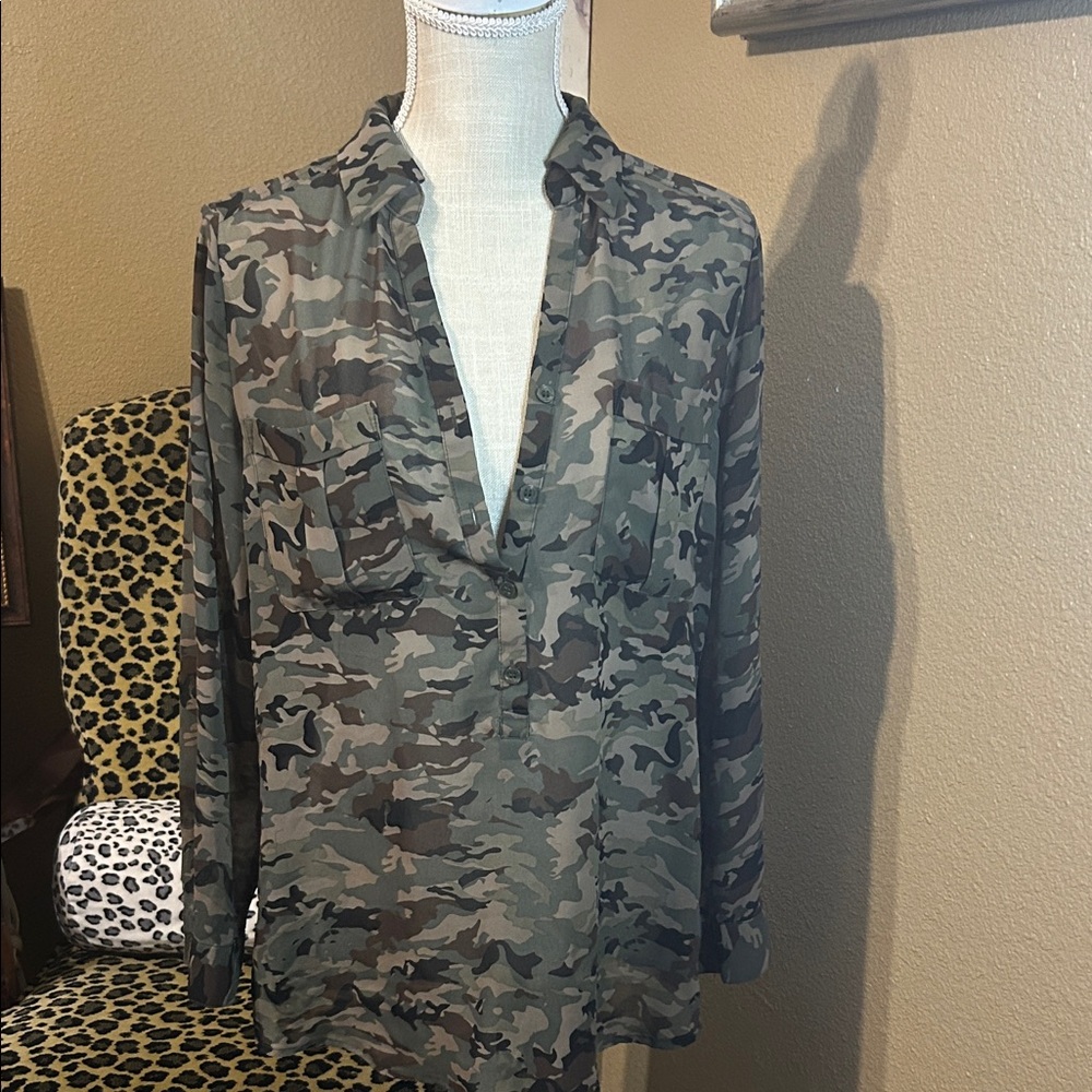 a.n.a Men's Camouflage Button Down Shirt